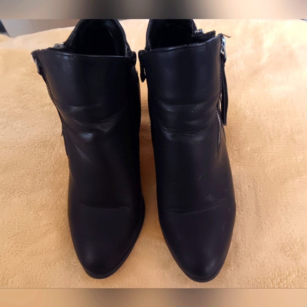 Women's size 9.5, JG black leather ankle boots